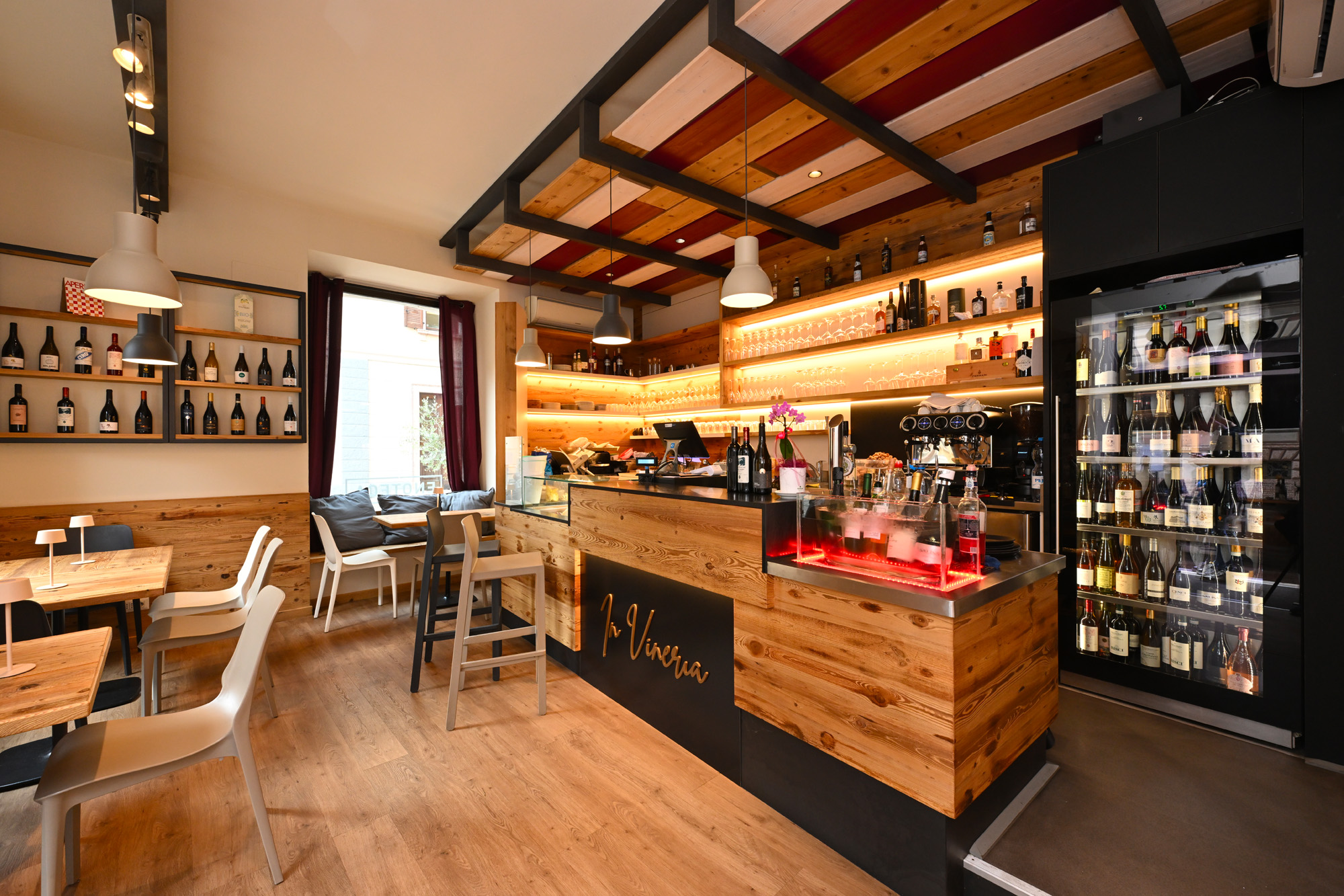 La Vineria - Photo 1