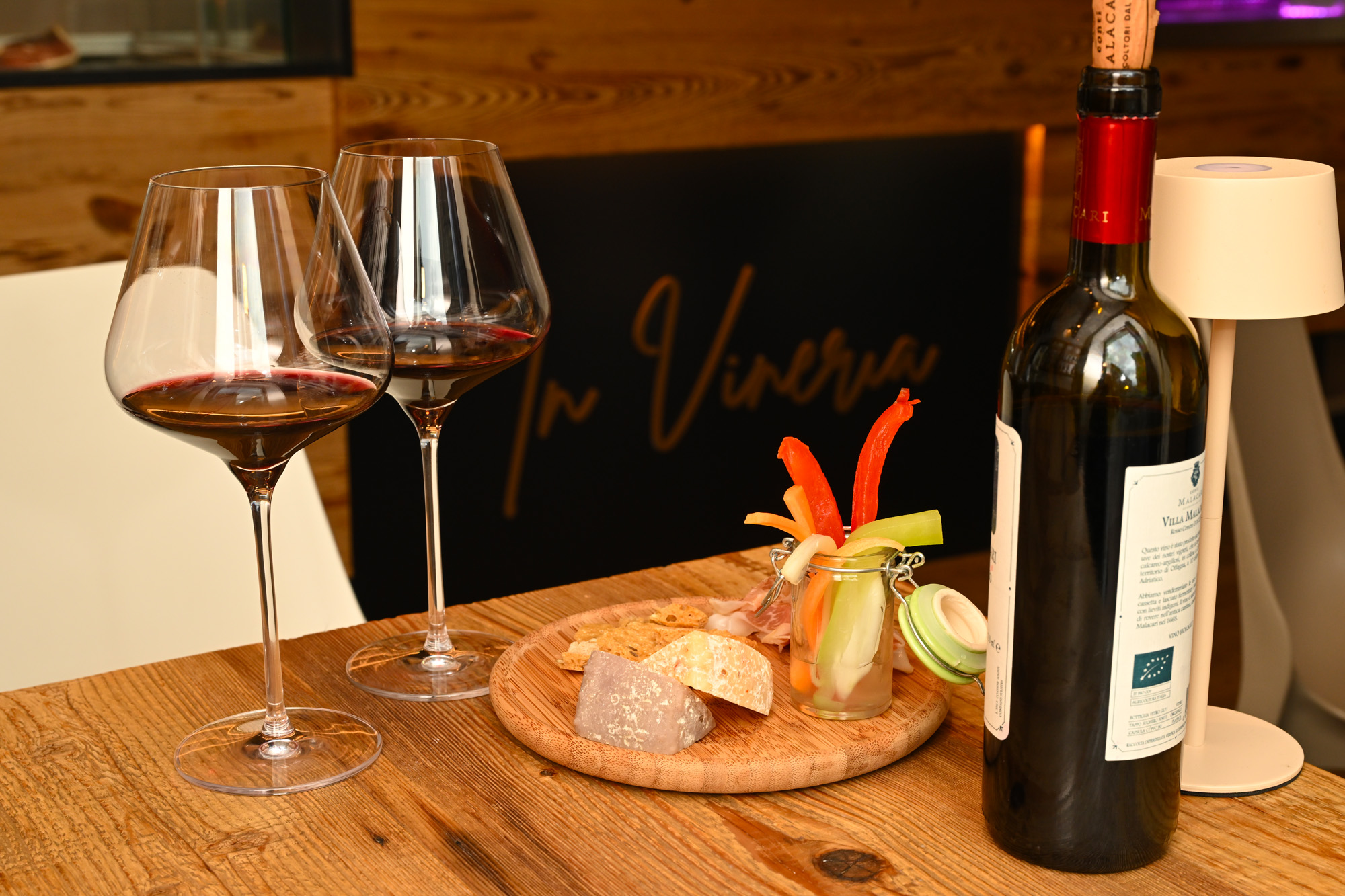 La Vineria - Photo 6